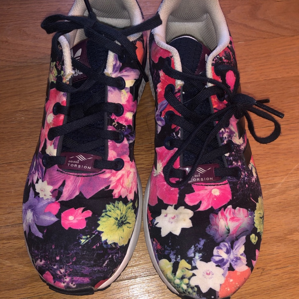ADIDAS TORSION FLORAL PRINT 🌸